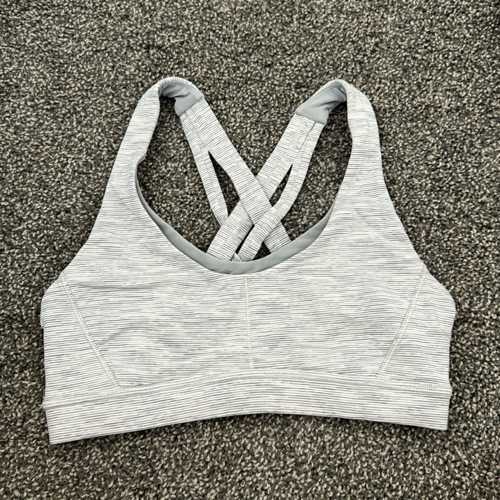 Lululemon sports bra